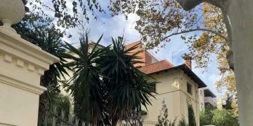 Variedad de acabados aplicados por nuestros clientes a nuestros armarios, para lograr una integración con su entorno
