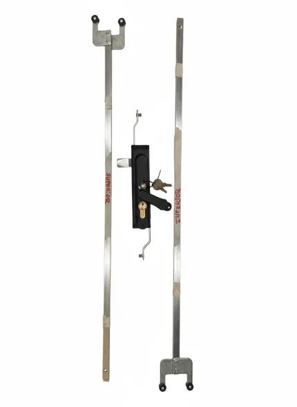 NA02048 Cerradura con maneta escamoteable activador y bombín JIS + disp. candado. Anclaje tres puntos con varillas (1690/GRA-55/GRA-66/2200)